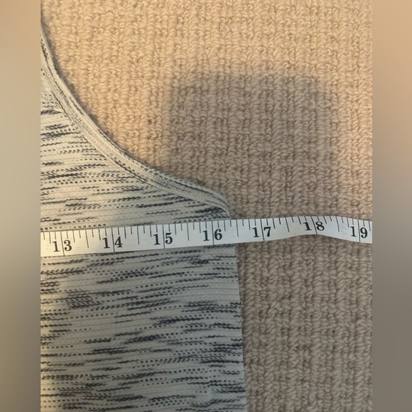 Lululemon Essential Tank Tiger Space Dye Black White Size 8 - Picture 7 of 7